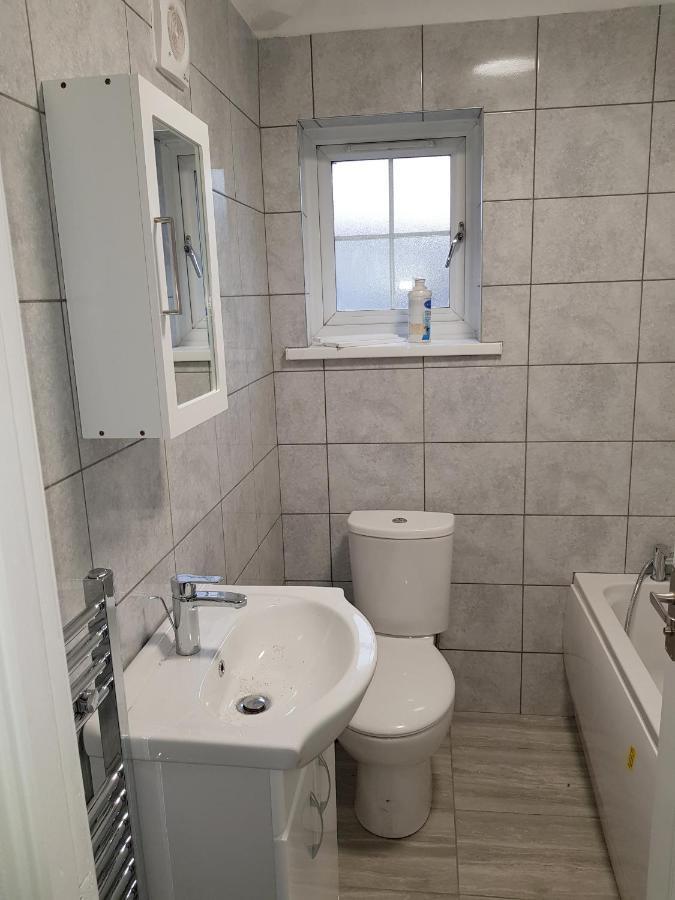 Barnfield Place Edgware Esterno foto